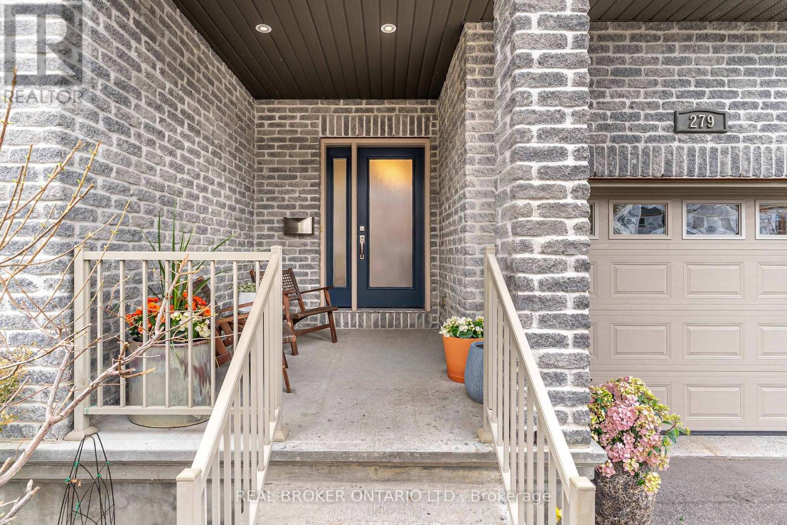 279 CURRELL AVENUE