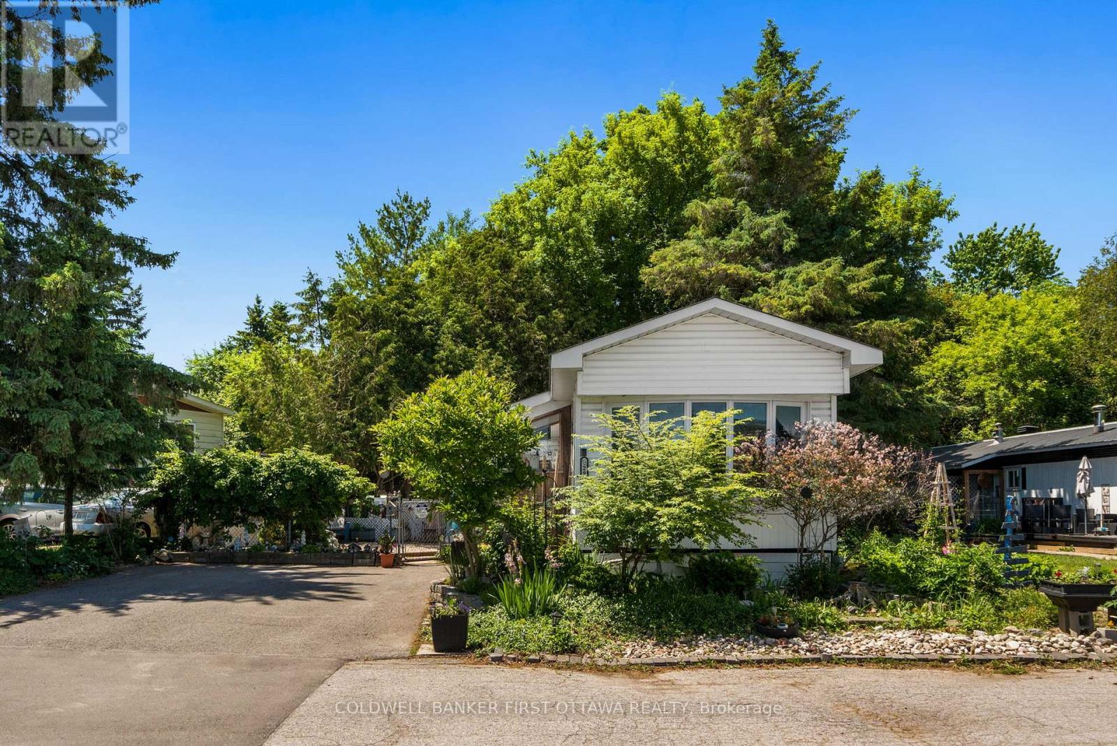 29 CLOVERLOFT COURT