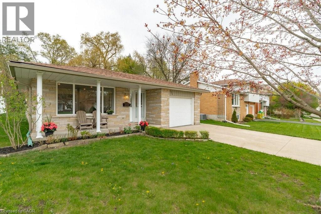 638 GLEN FORREST Boulevard