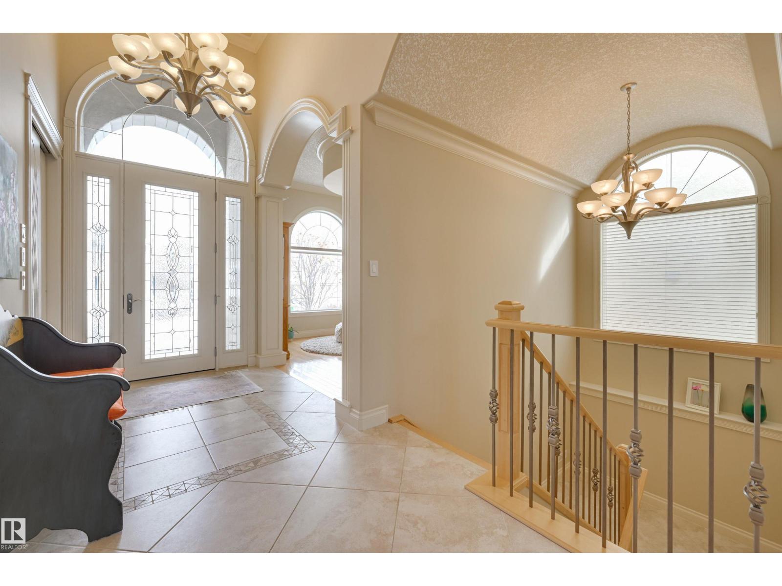 192 DARLINGTON CR NW