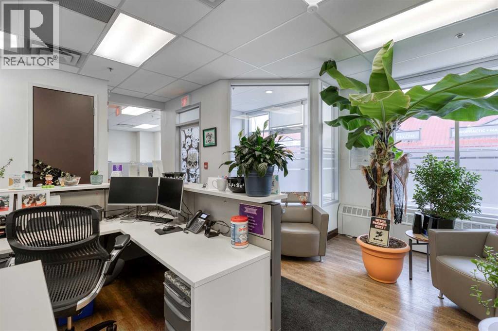 3, 505 Railway Street W