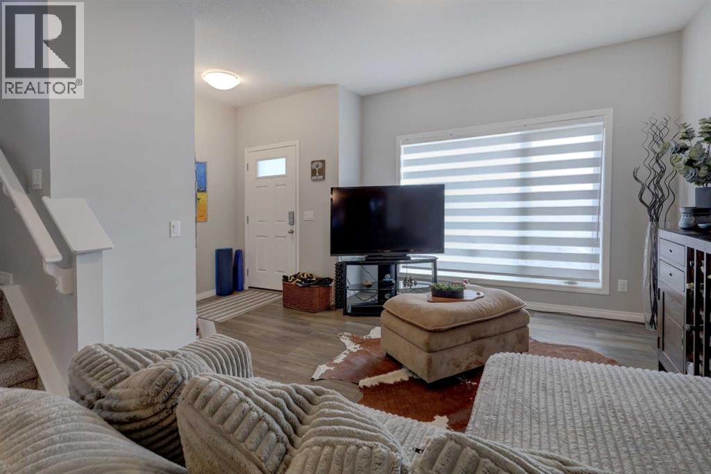 211 Chinook Gate Boulevard SW