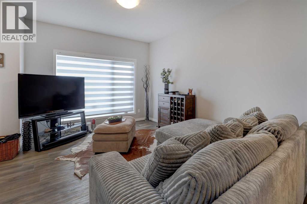 211 Chinook Gate Boulevard SW