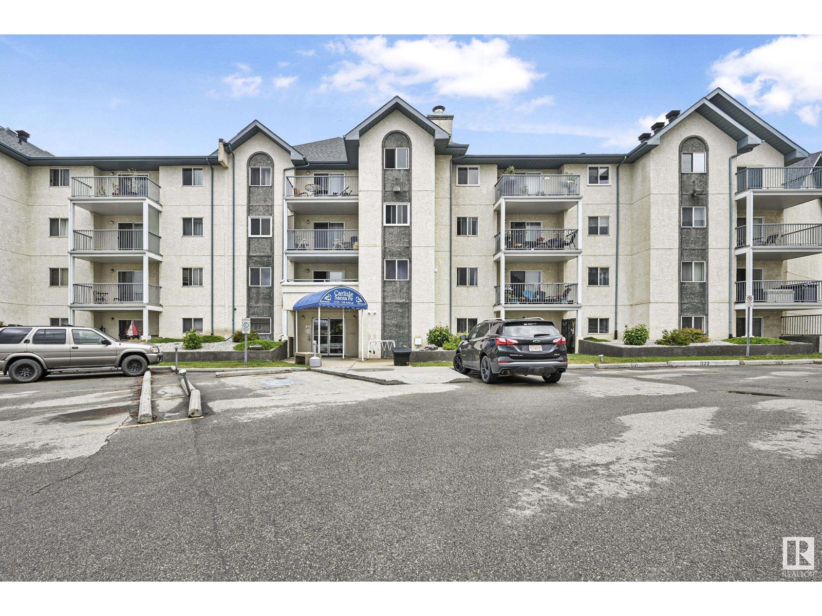 #129 6720 158 AV NW