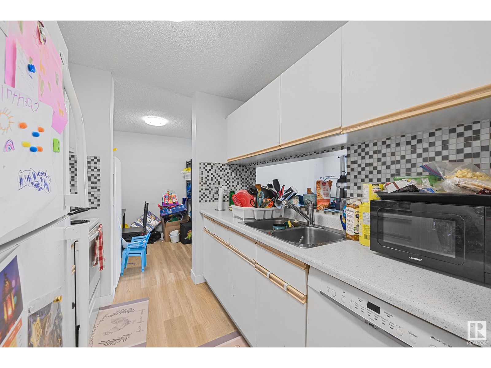 #129 6720 158 AV NW