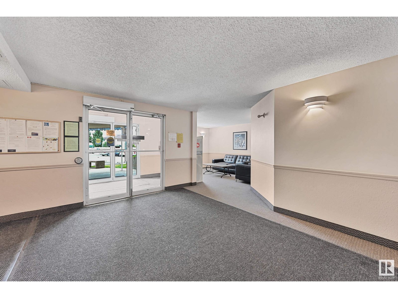 #129 6720 158 AV NW