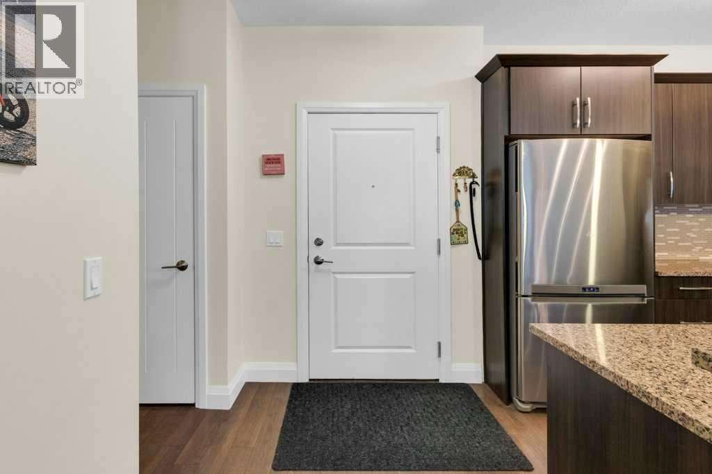 2104, 15 Sunset Square