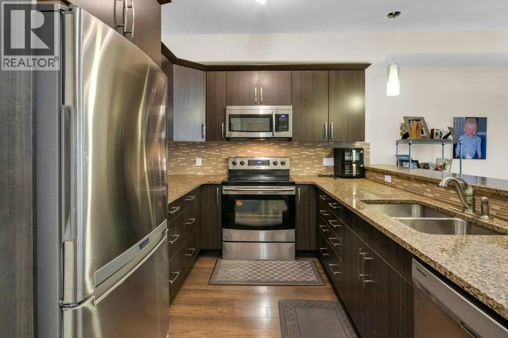 2104, 15 Sunset Square