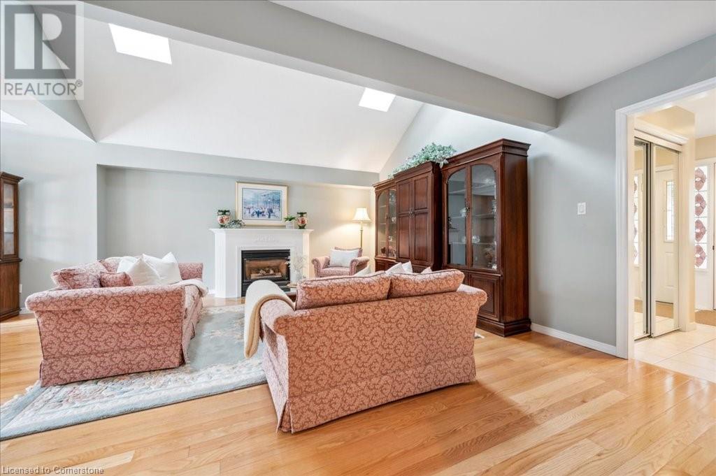 24 SUNNYBRAE Crescent