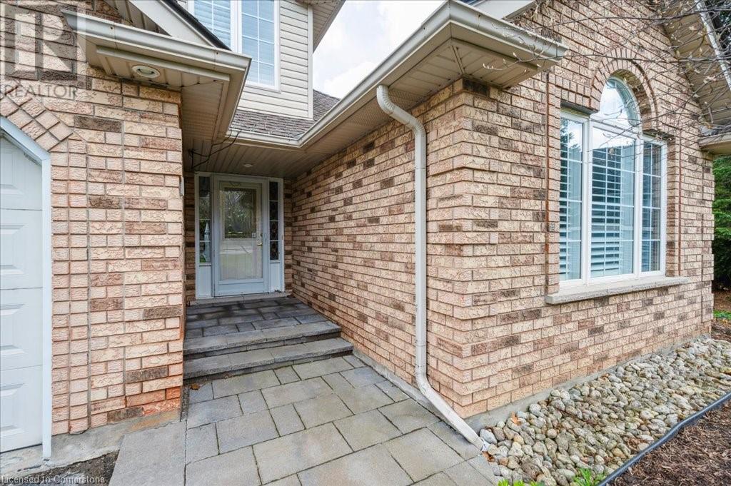 24 SUNNYBRAE Crescent
