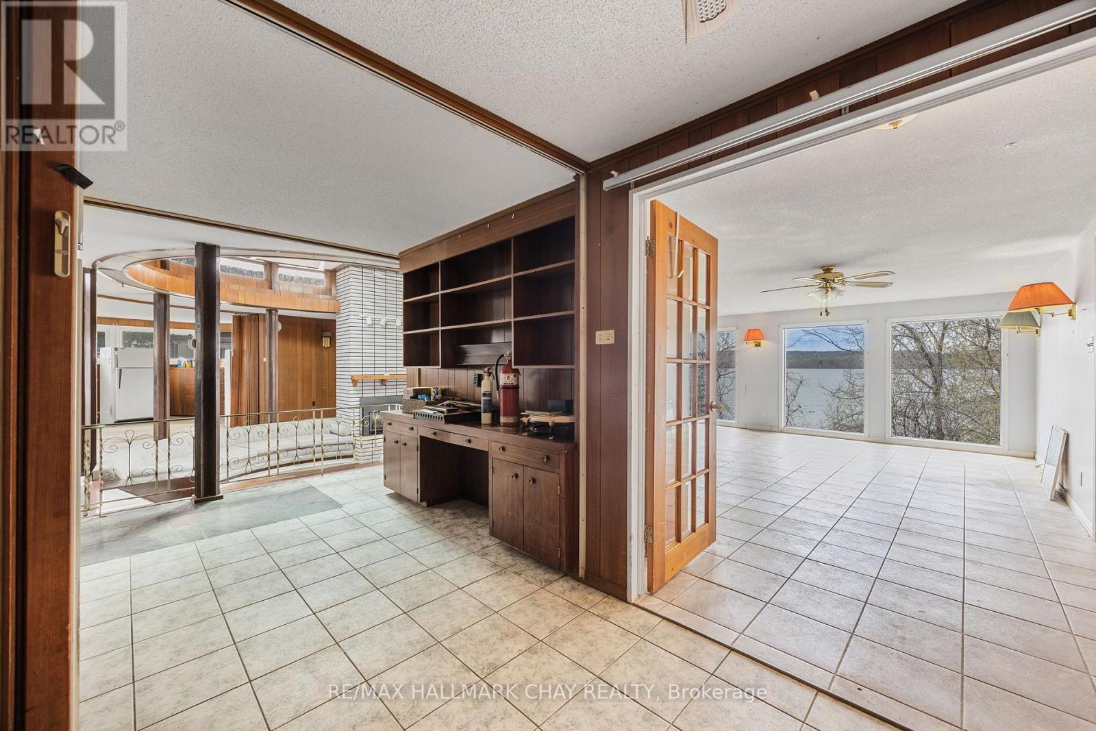 4 LAKESHORE ROAD