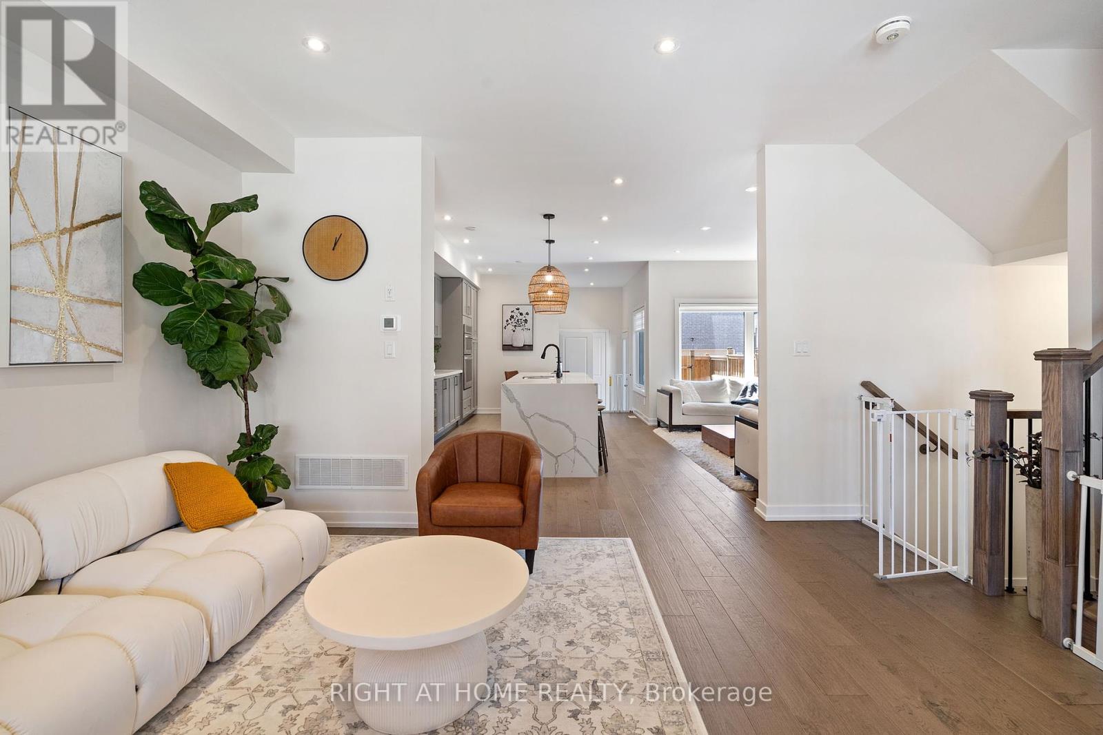 15 SUGARBERRY AVENUE