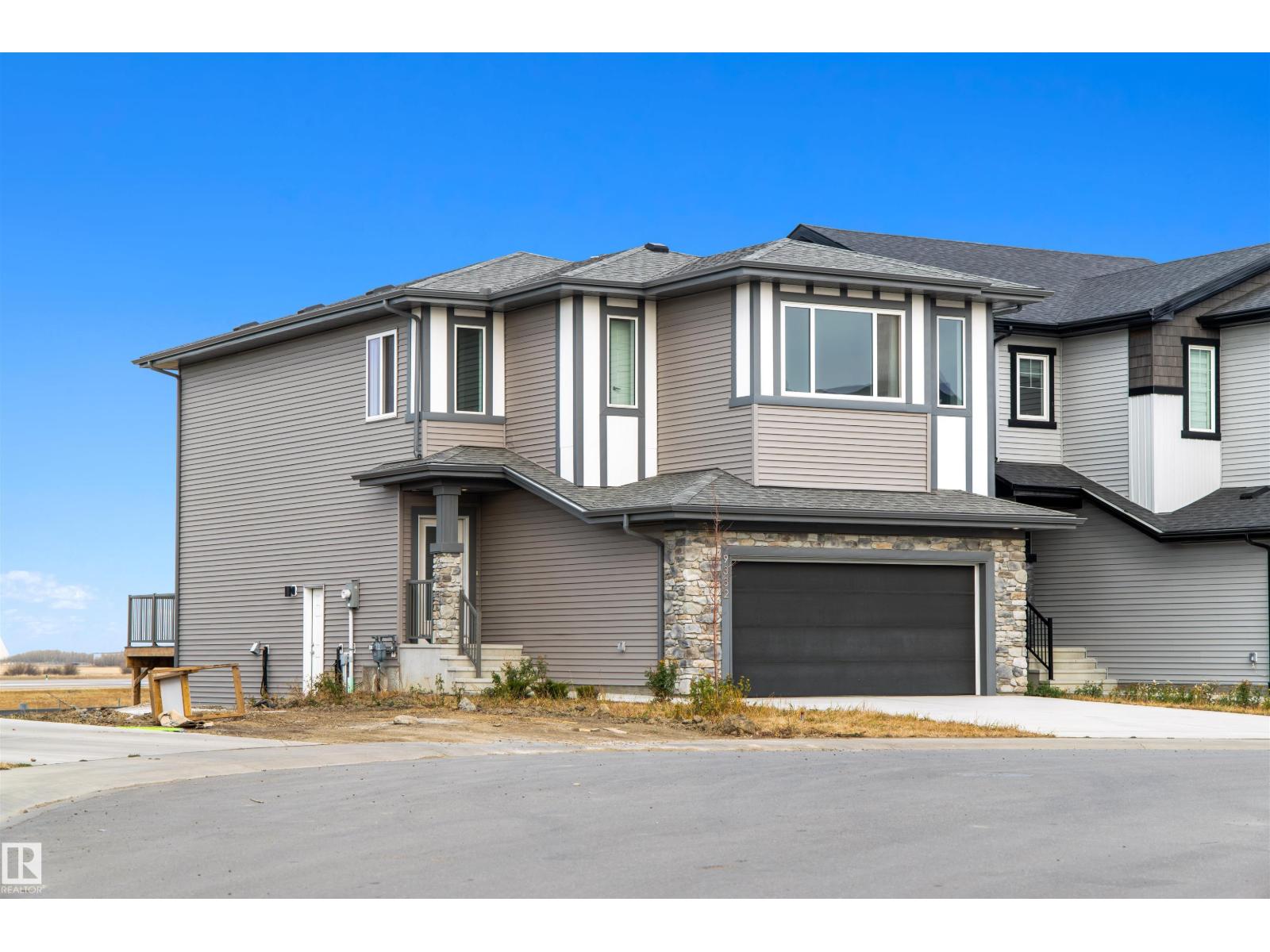 9332 183 AV NW
