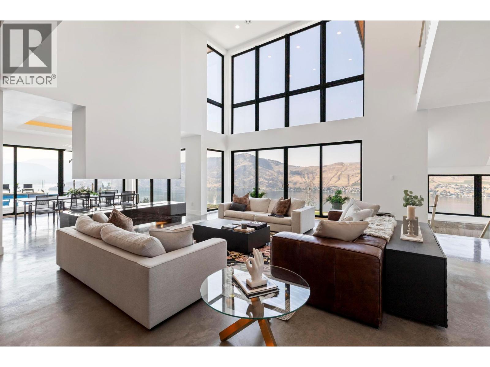 120 Sunset Boulevard