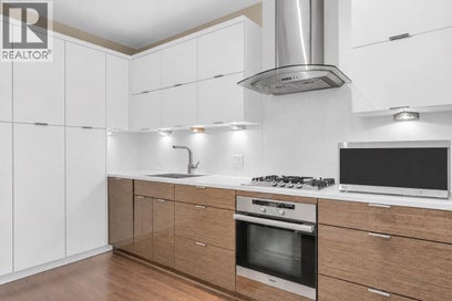 216 1777 W 7TH AVENUE Vancouver BC V6J0E5
