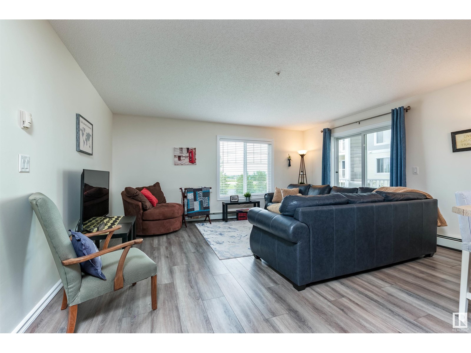 #315 4403 23 ST NW