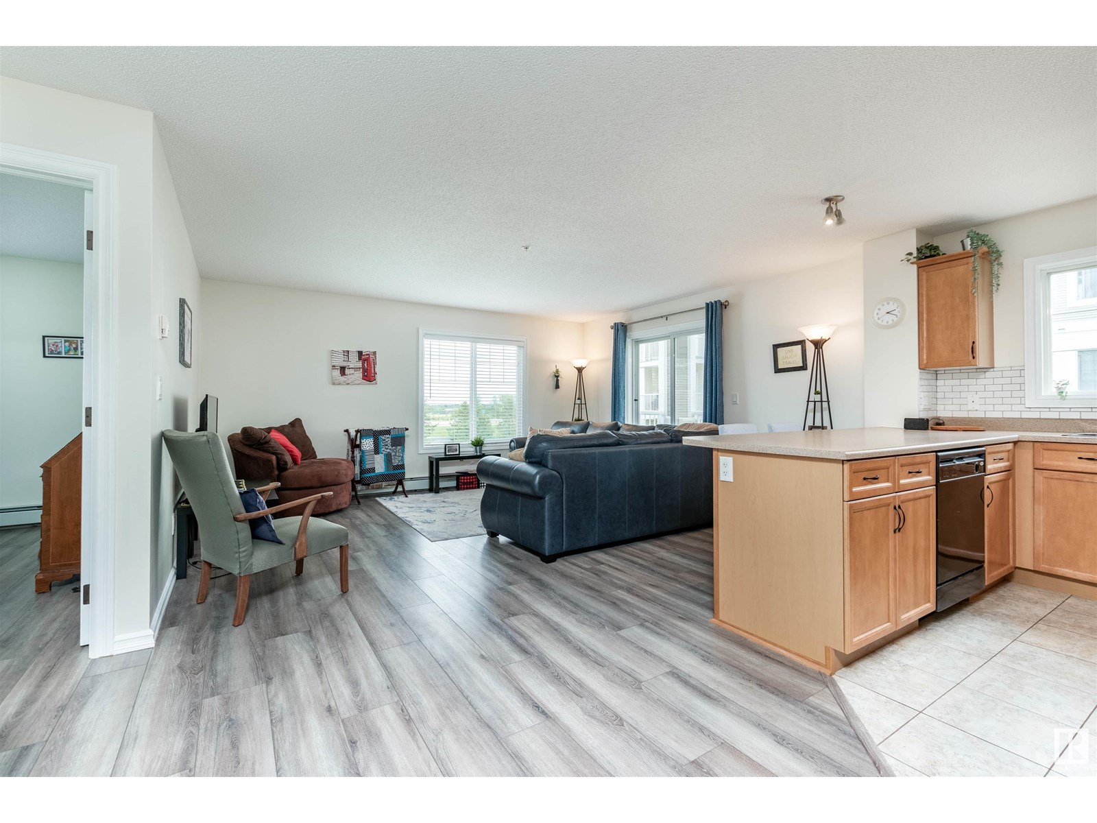 #315 4403 23 ST NW
