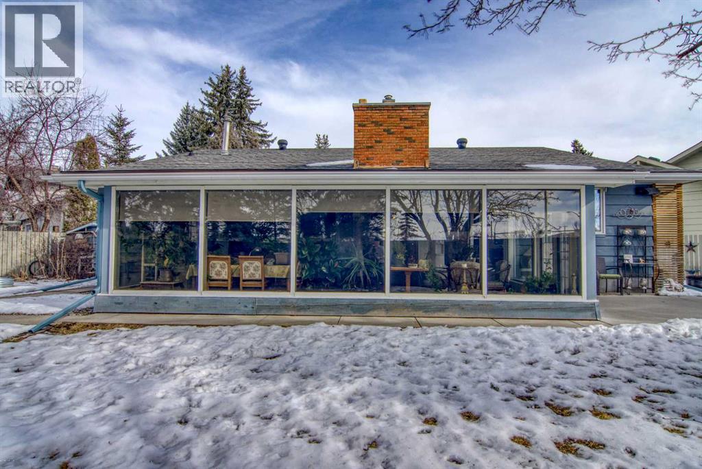 219 Lake Wood Place SE