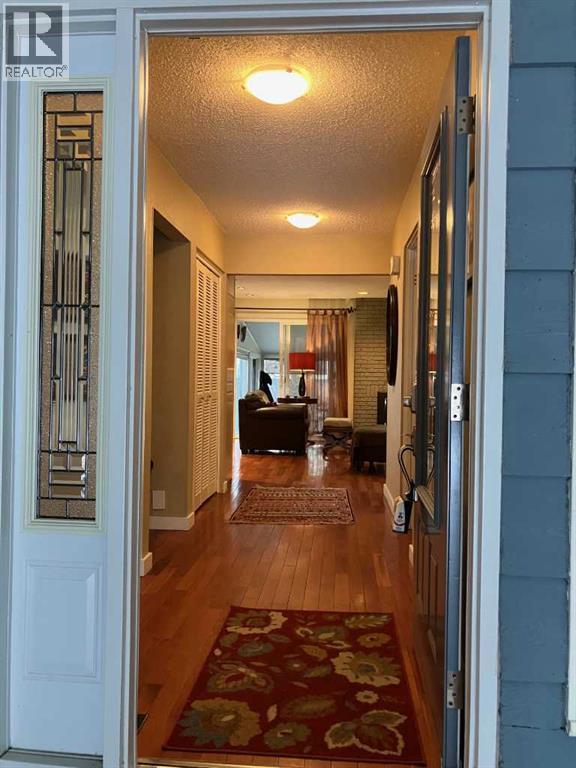 219 Lake Wood Place SE