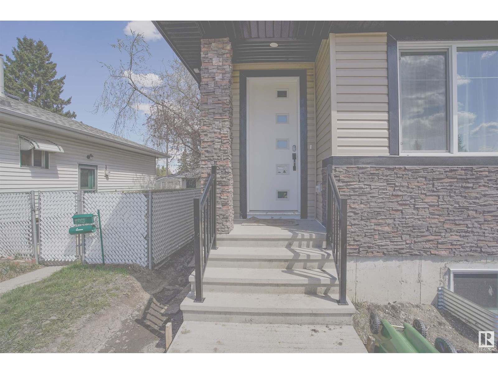9113 155 ST NW
