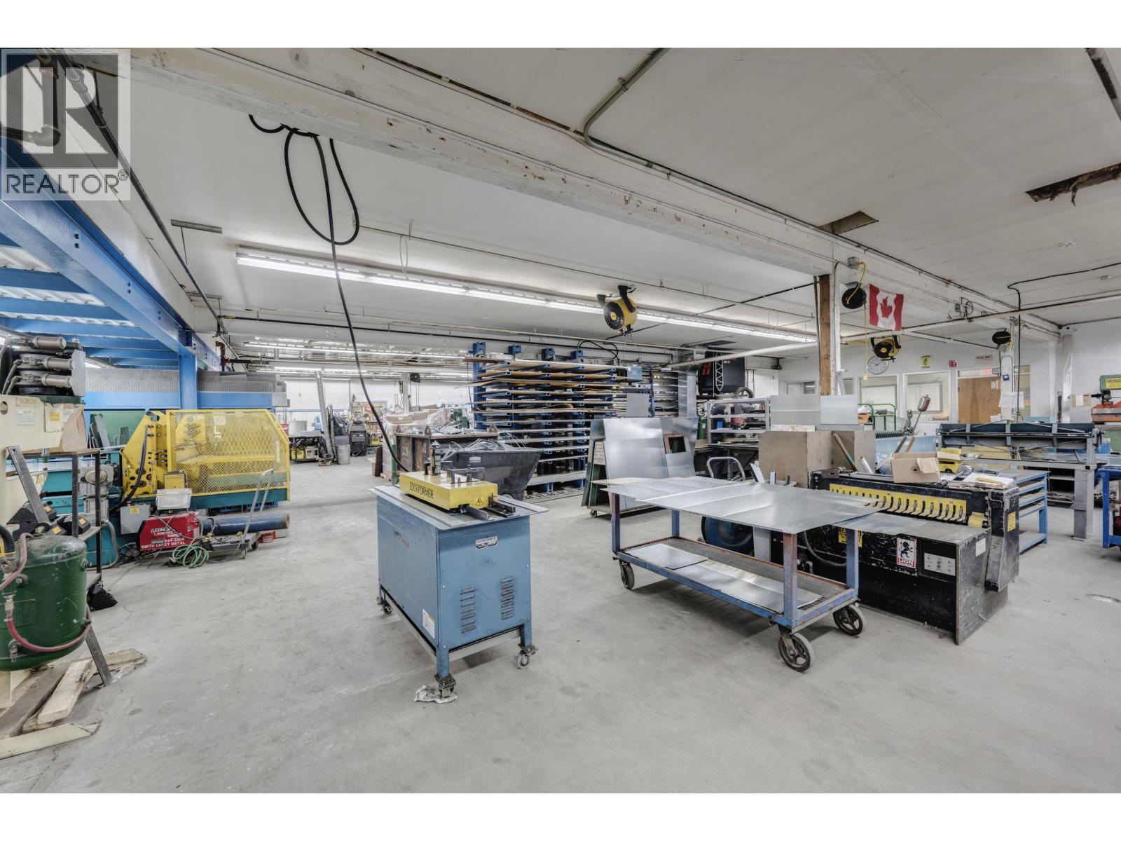 2589 KINGSWAY AVENUE