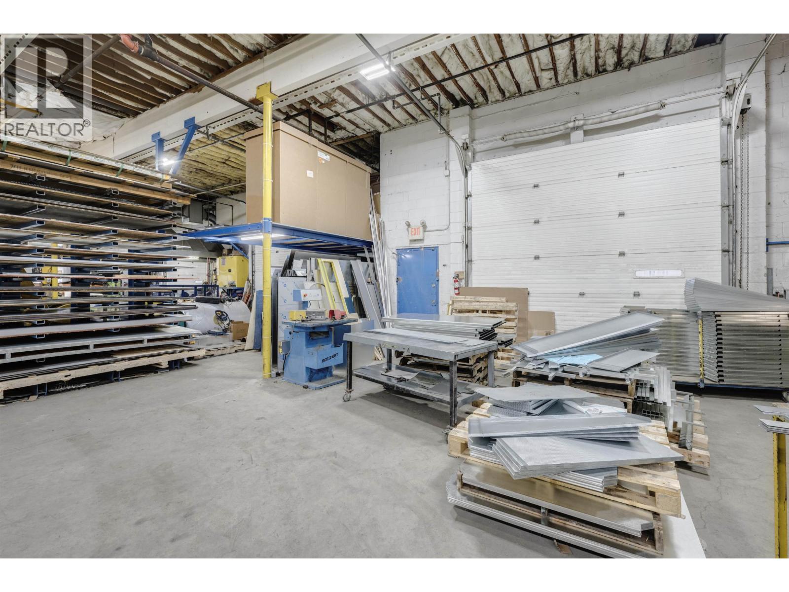 2589 KINGSWAY AVENUE