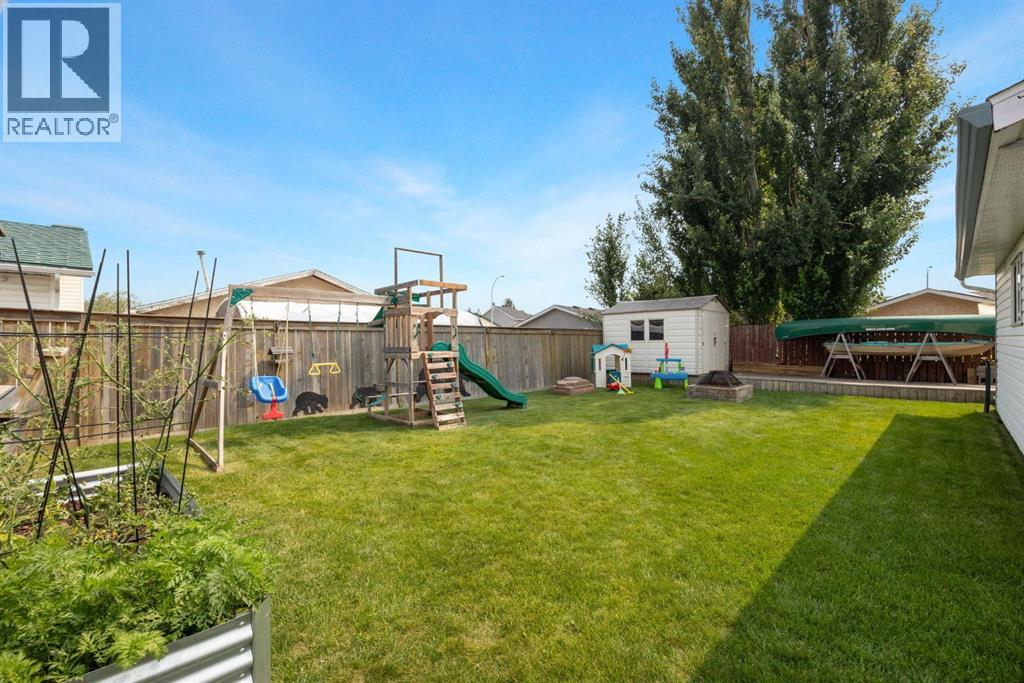 105 Oaks Crescent