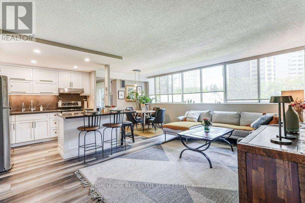 402 - 3590 KANEFF CRESCENT