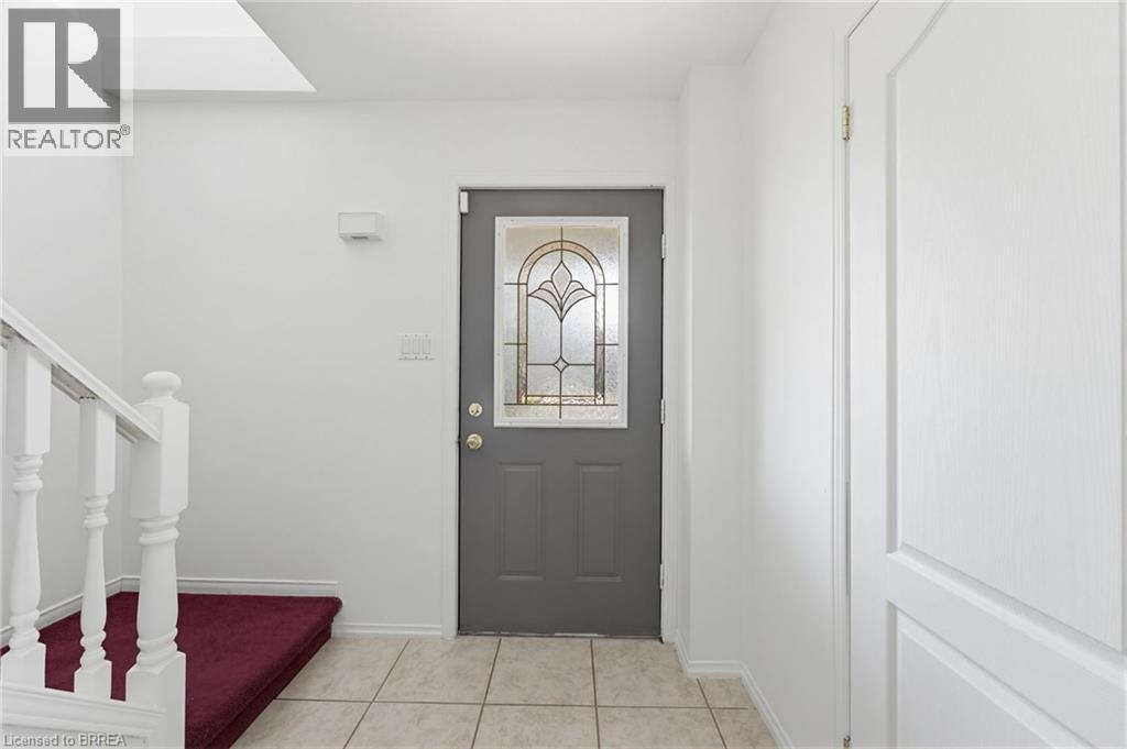 25 ANASTASIA Crescent