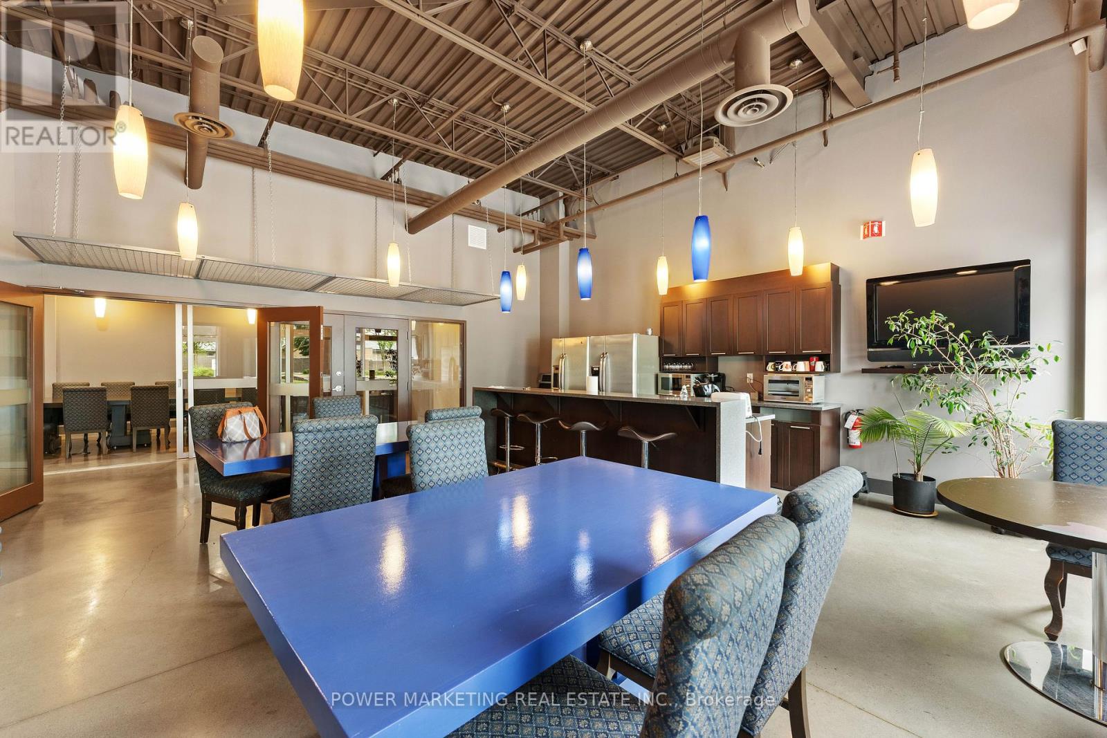 500 LACOLLE WAY