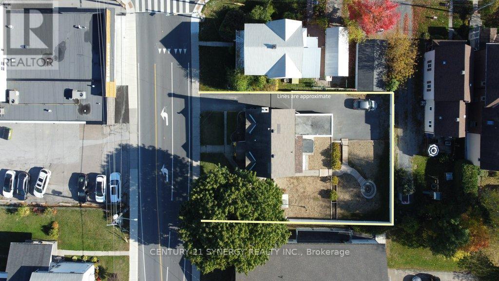 61 DANIEL STREET N