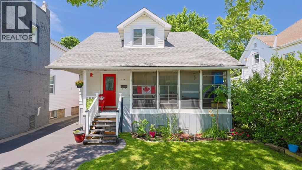 Photo 1 of 24 — 224 MAXWELL STREET, Sarnia, ON N7T5C4