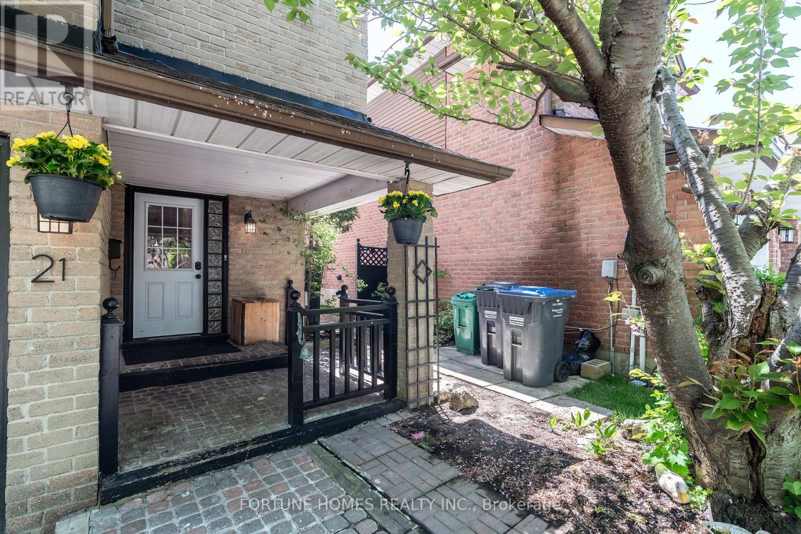 21 GARDEN AVENUE