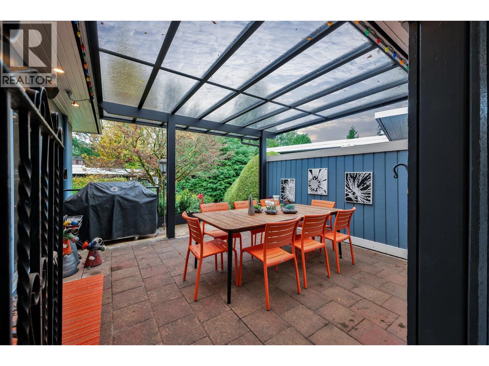 3669 EDGEMONT BOULEVARD