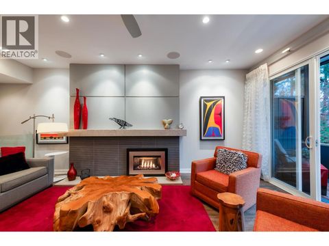 3669 EDGEMONT BOULEVARD North Vancouver BC V7R2P6