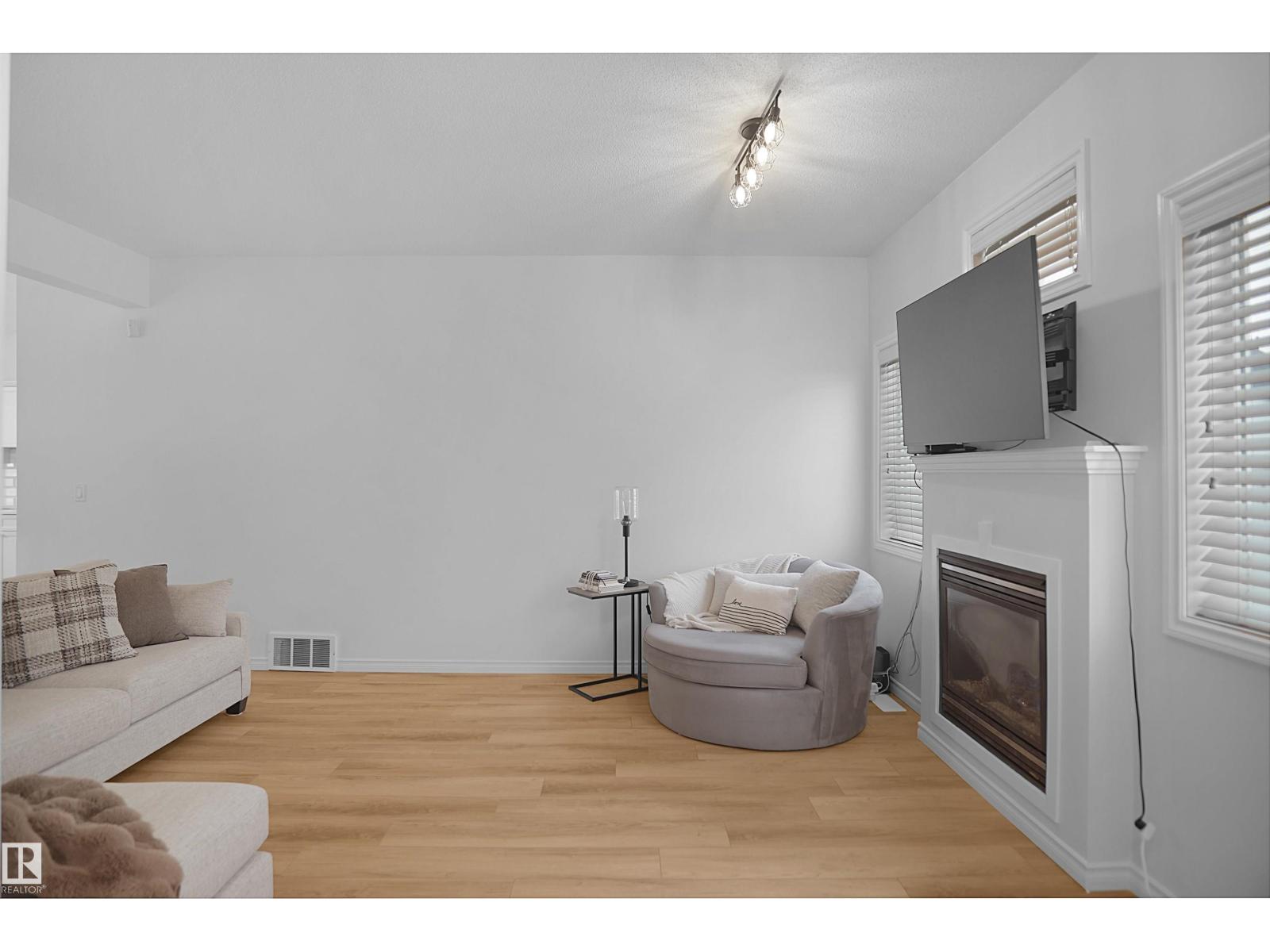 #53 13825 155 AV NW
