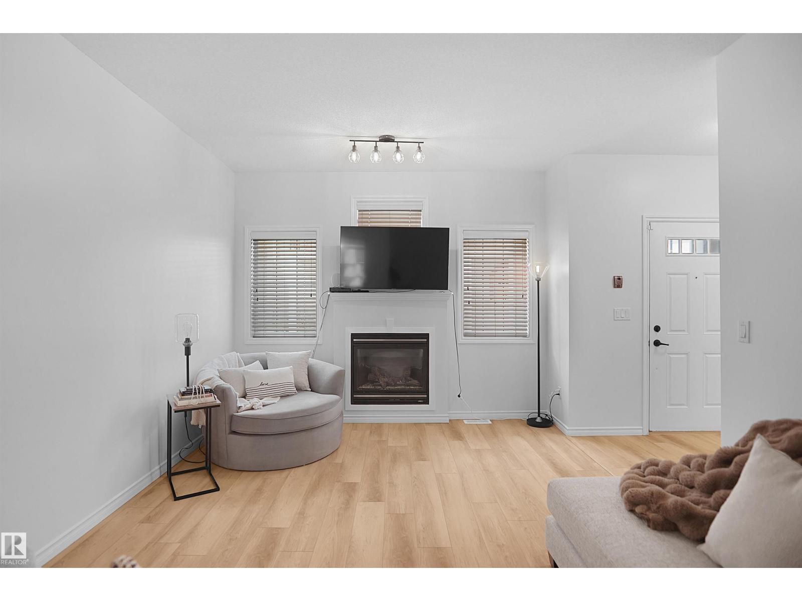 #53 13825 155 AV NW