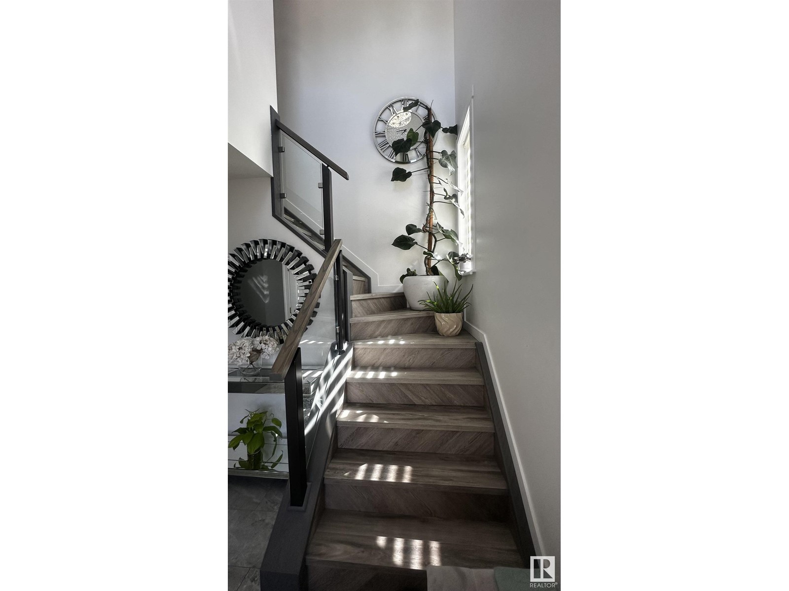 13705 37 ST NW NW