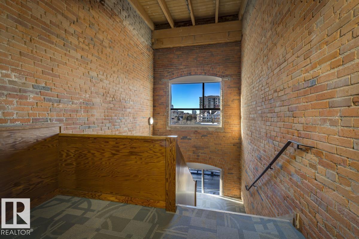 #407 10301 109 ST NW