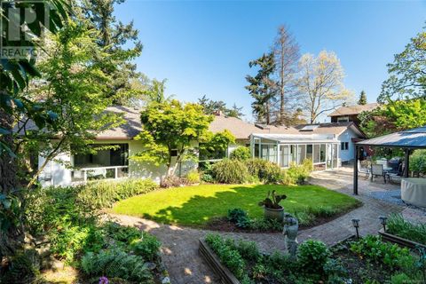 1373 Treebank Rd W Esquimalt BC V9A6Y7