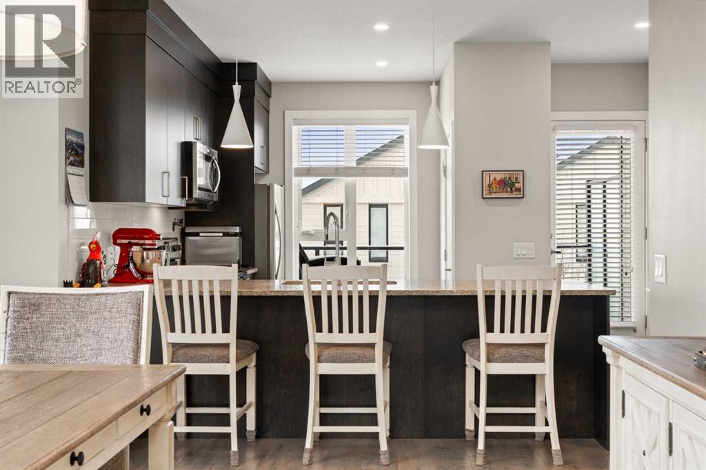 512 Drake Landing Wynd