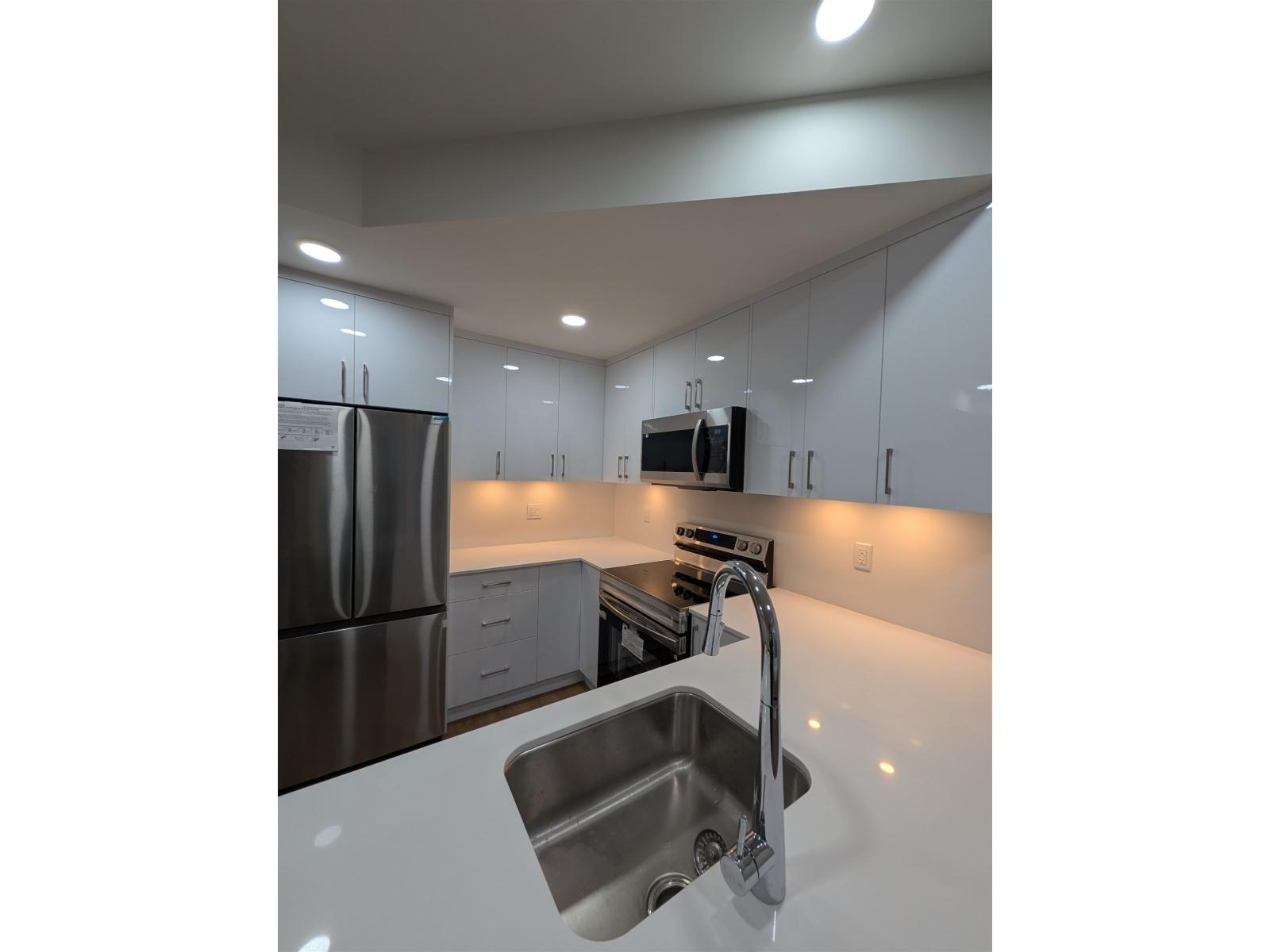 106 15739 FRASER HIGHWAY