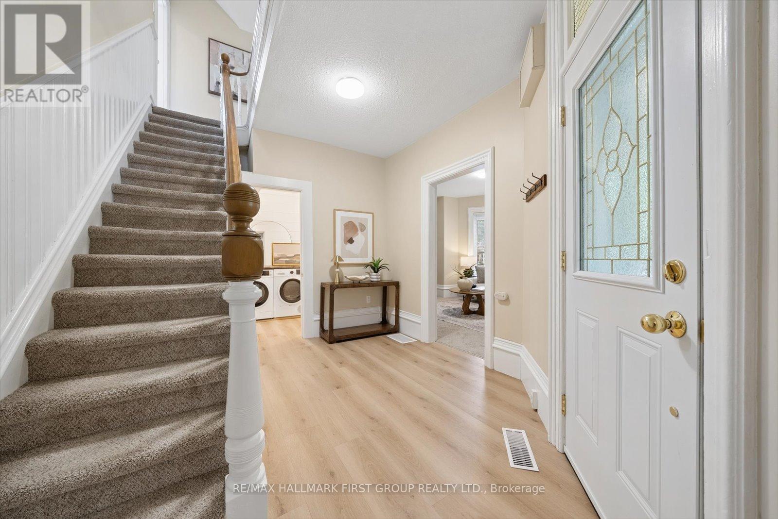 33 ADELAIDE STREET N