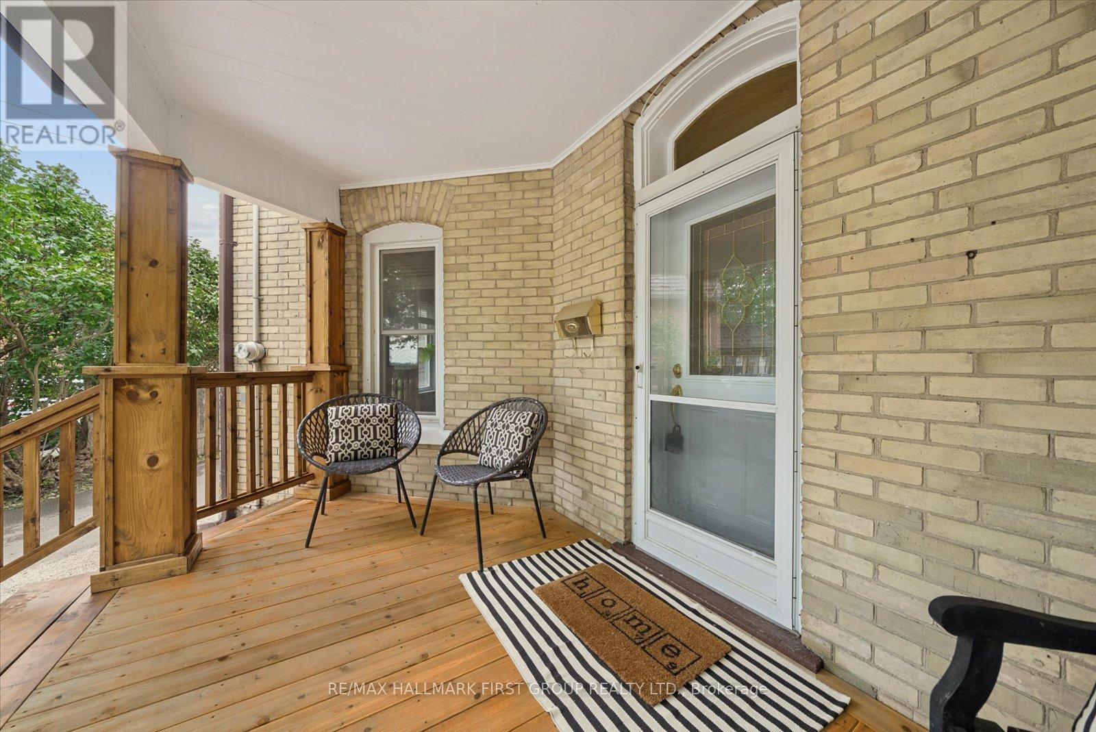 33 ADELAIDE STREET N