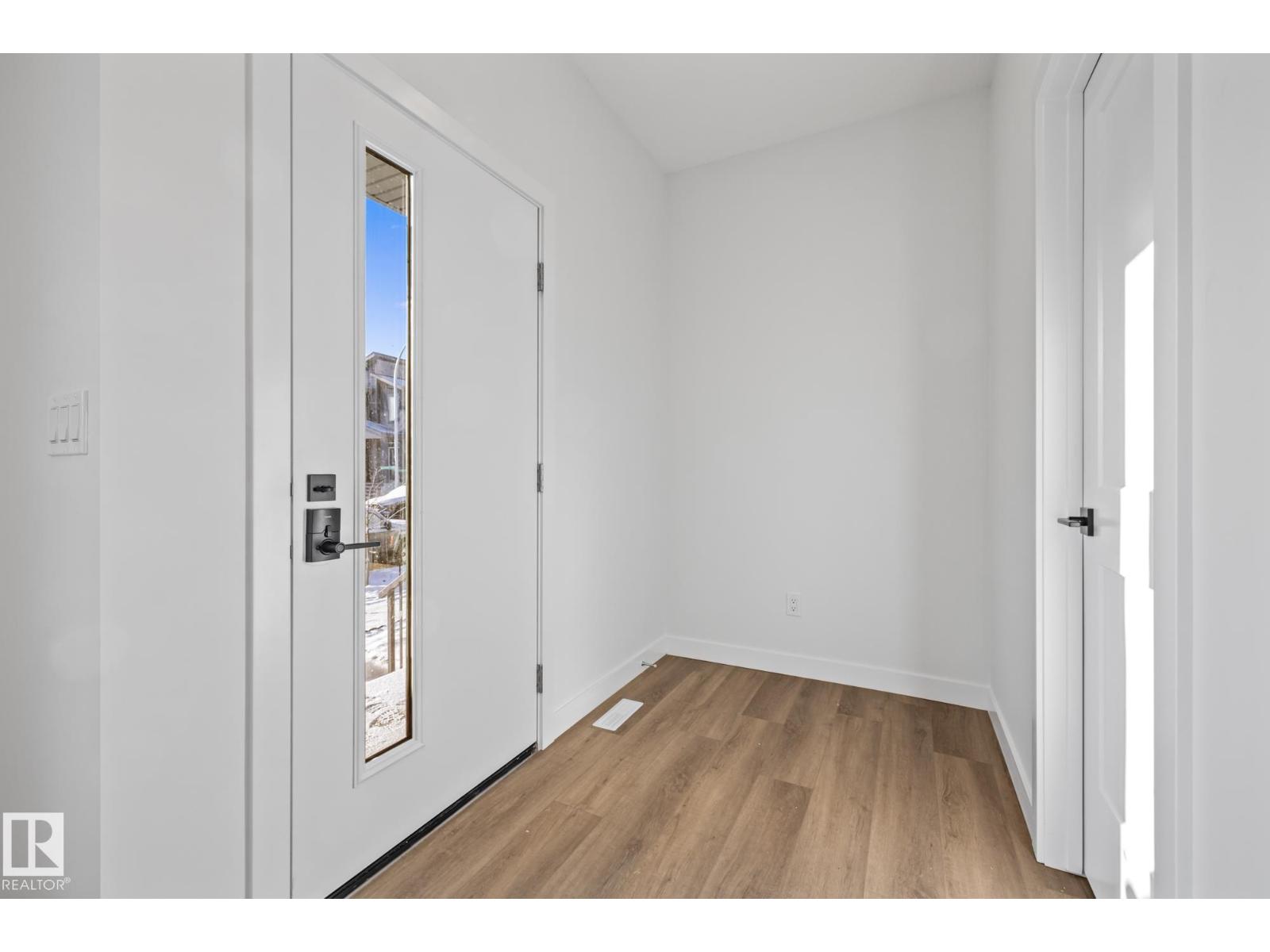206 STARLING WY