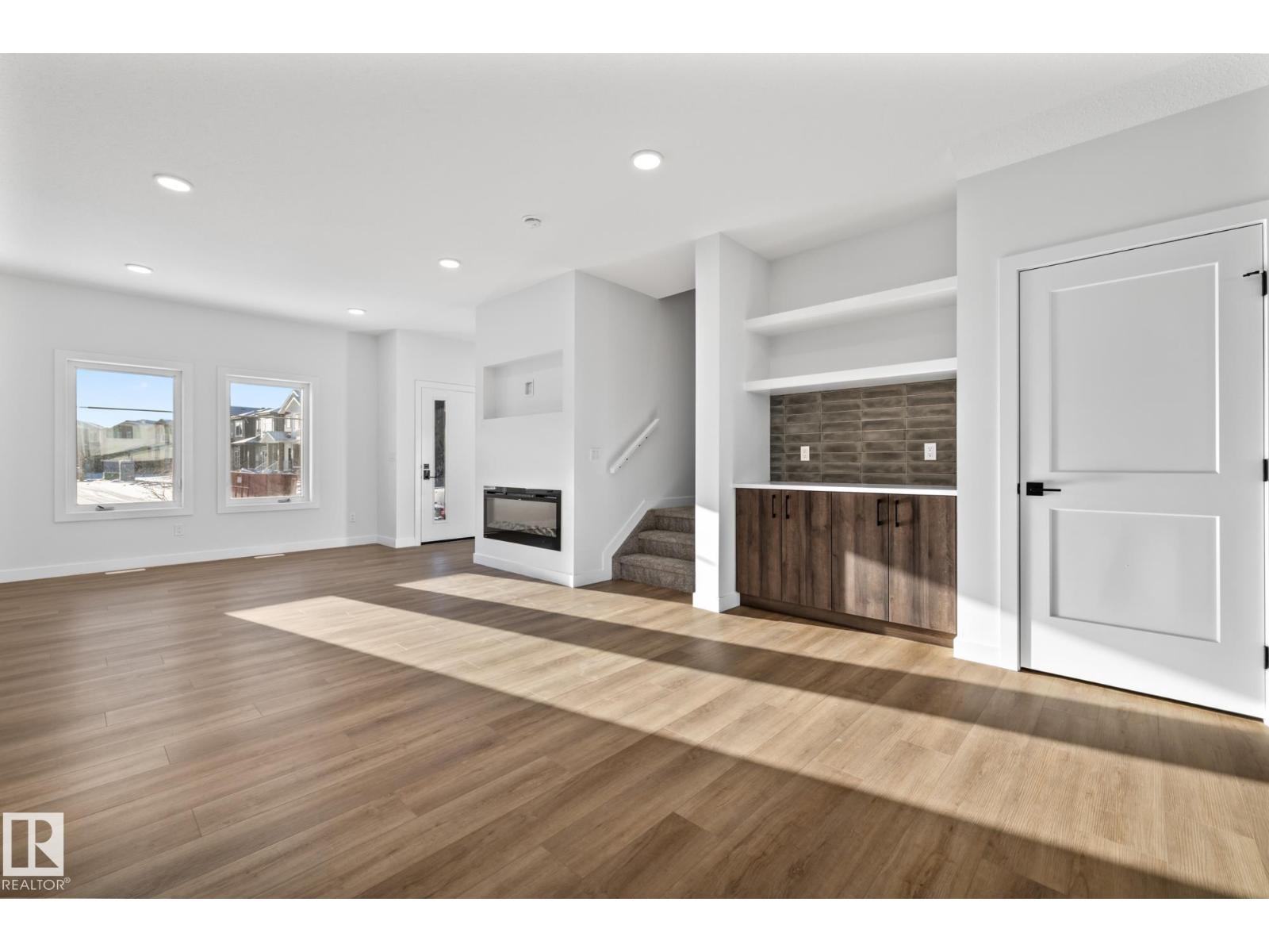 206 STARLING WY