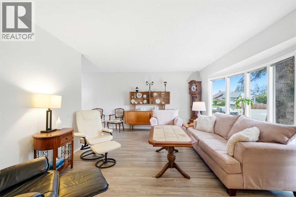 442 Queensland Place SE