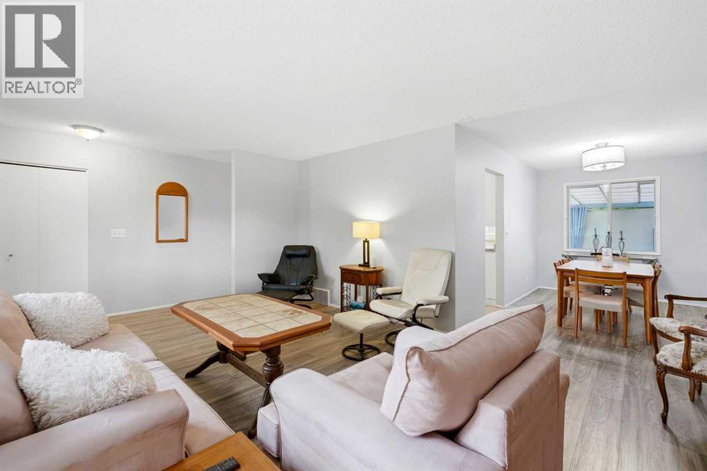 442 Queensland Place SE