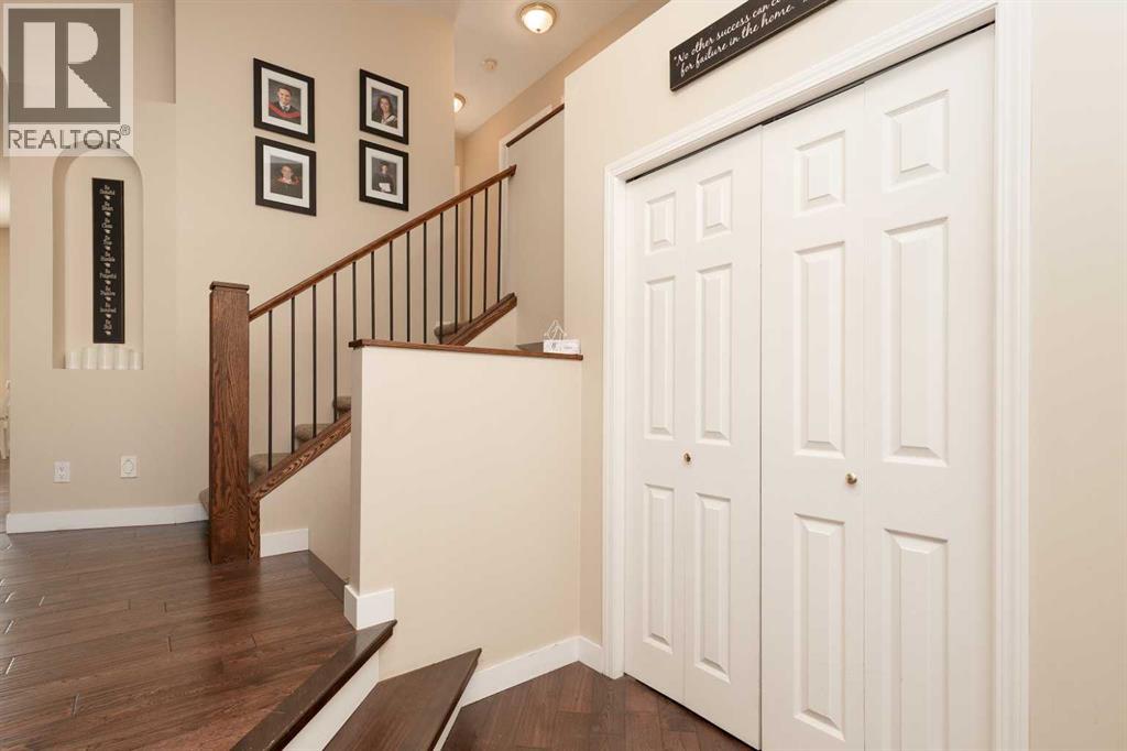 86 Peigan Court W