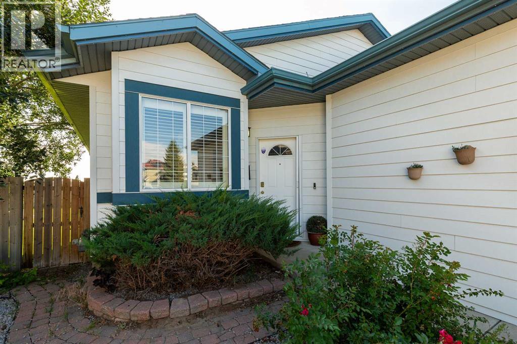 86 Peigan Court W
